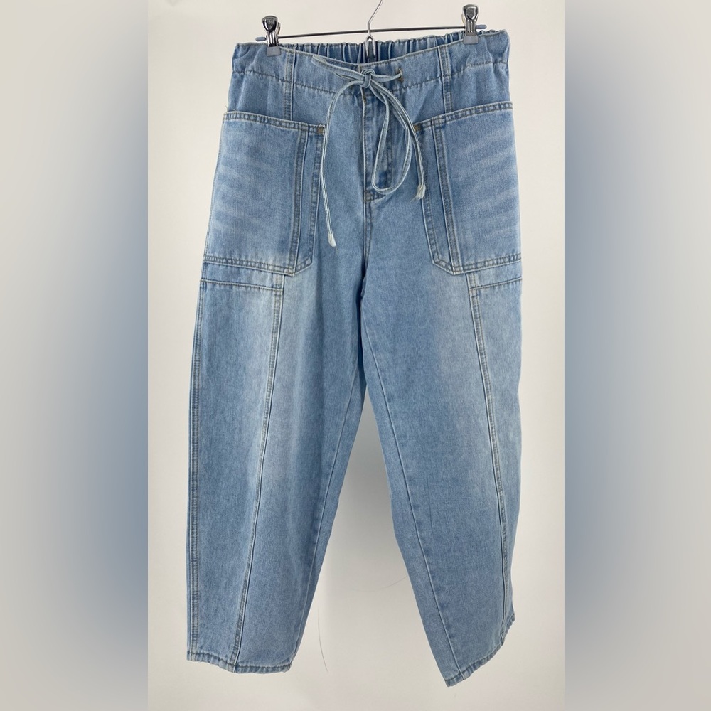 New Collection paper bag style tapered leg‎ jeans, size Large